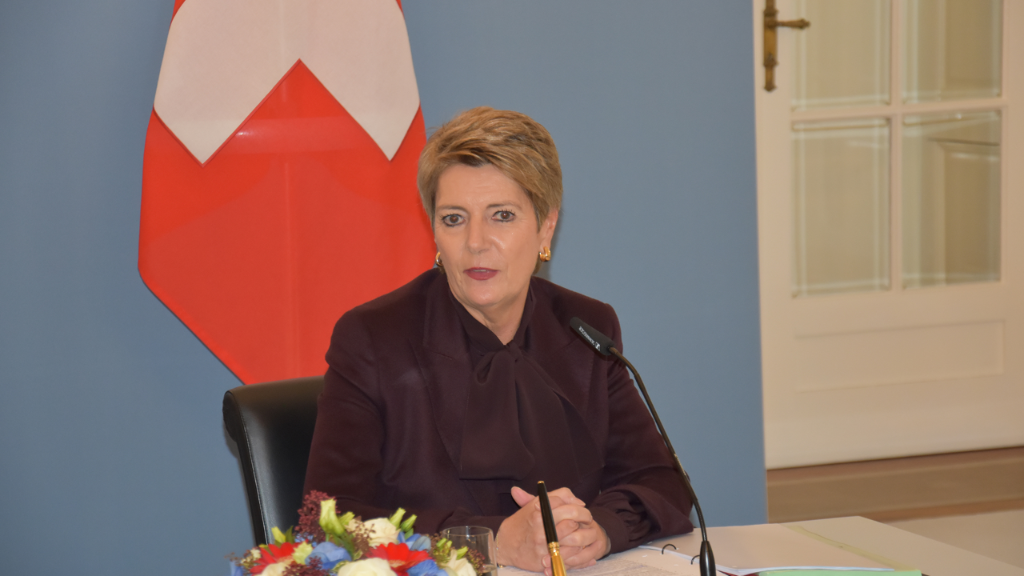Bundesrätin Karin Keller-Sutter an die Medienkonferenz